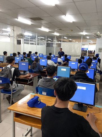 Chương trình trải nghiệm “Một ngày là sinh viên năm 2024”